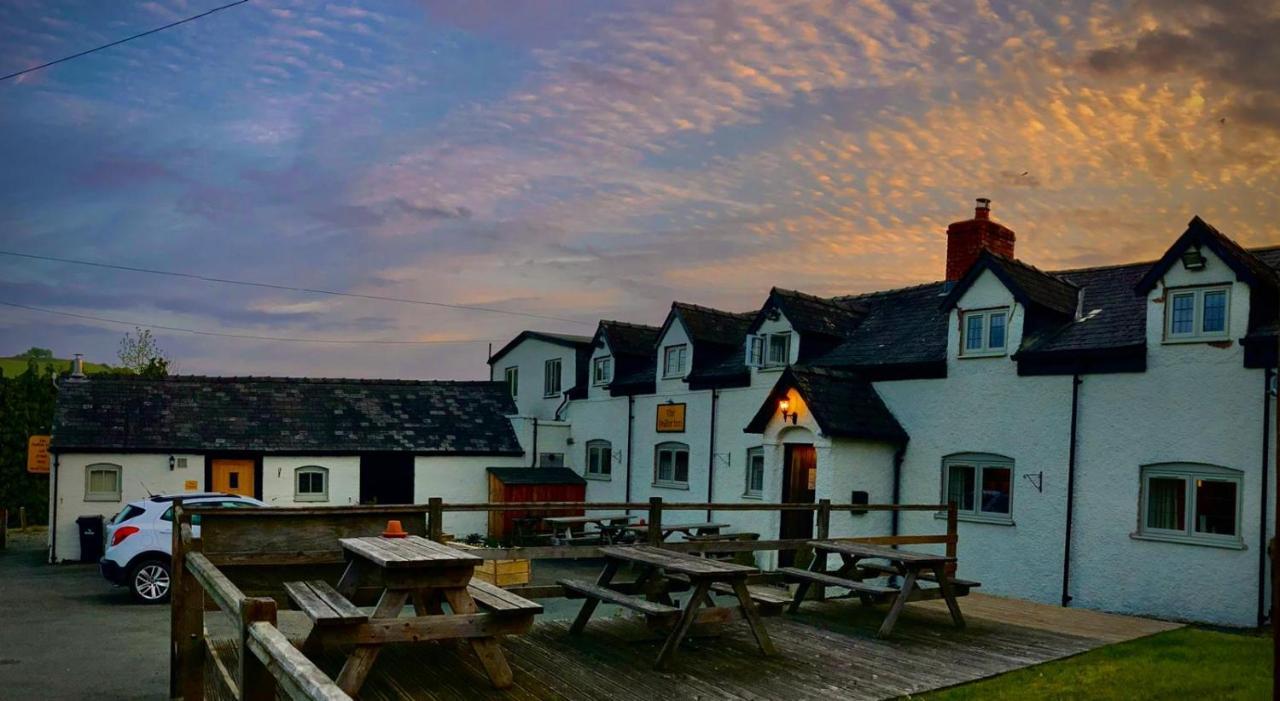 The Dolfor Inn Newtown  Exterior foto
